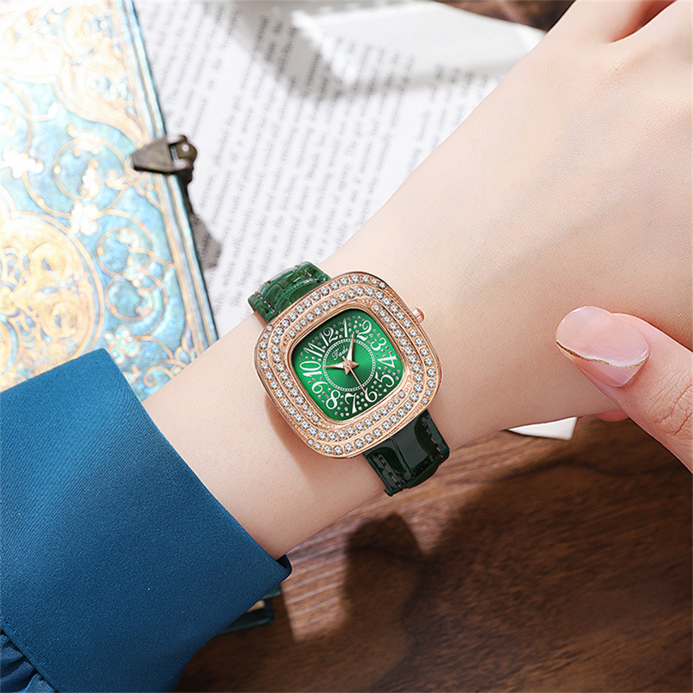 ساعة كوارتز نسائية بأرقام عربي - مراجعة Luxury Watch With Arabic Numerals وسعره