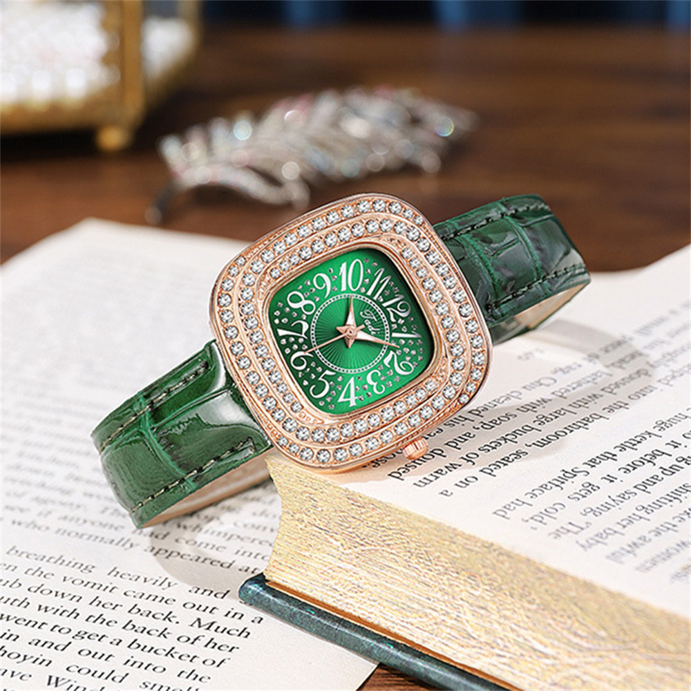ساعة كوارتز نسائية بأرقام عربي - مراجعة Luxury Watch With Arabic Numerals وسعره