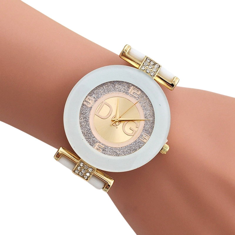 ساعة فاخرة للنساء من السيليكون - مراجعة Luxury Watch Exchange وسعره