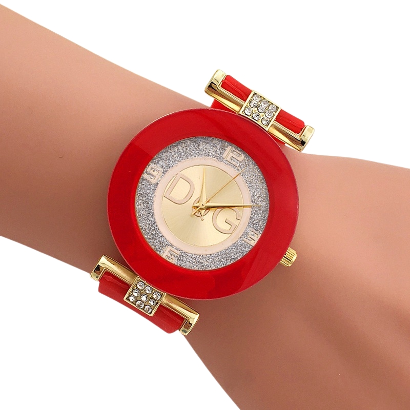 ساعة فاخرة للنساء من السيليكون - مراجعة Luxury Watch Exchange وسعره