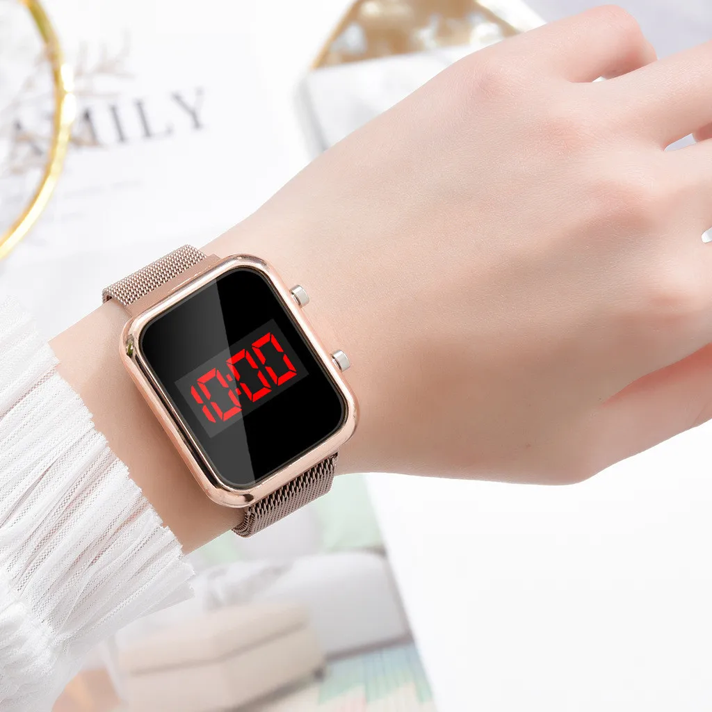 موضة مشبك مغناطيسي مستطيل LED  - مراجعة Luxury Watch Exchange وسعره