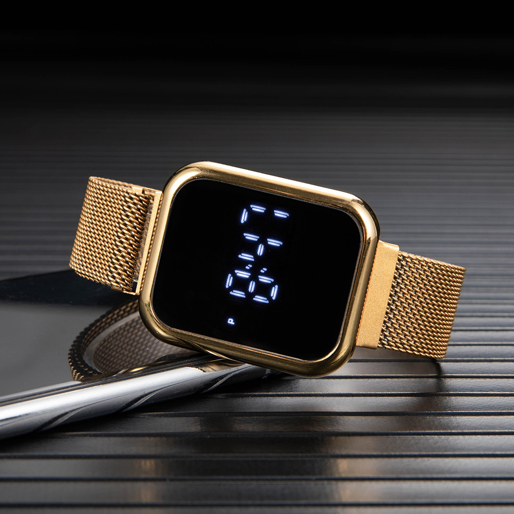 ساعات رقمية مستطيلة أنيقة للنس - مراجعة Luxury Watch Exchange وسعره