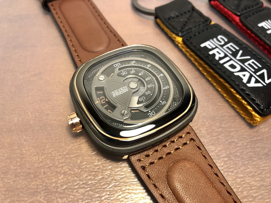 ساعة FRIDAY-ساعة ميكانيكية للر - مراجعة Luxury Watch Winder وسعره
